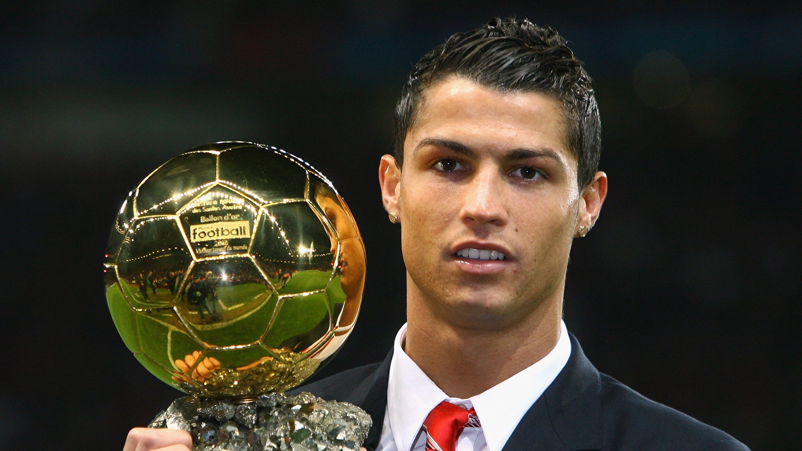 南美风暴席卷威斯特法伦,乌拉圭新星导演翻盘,维尼修斯闪耀定乾坤